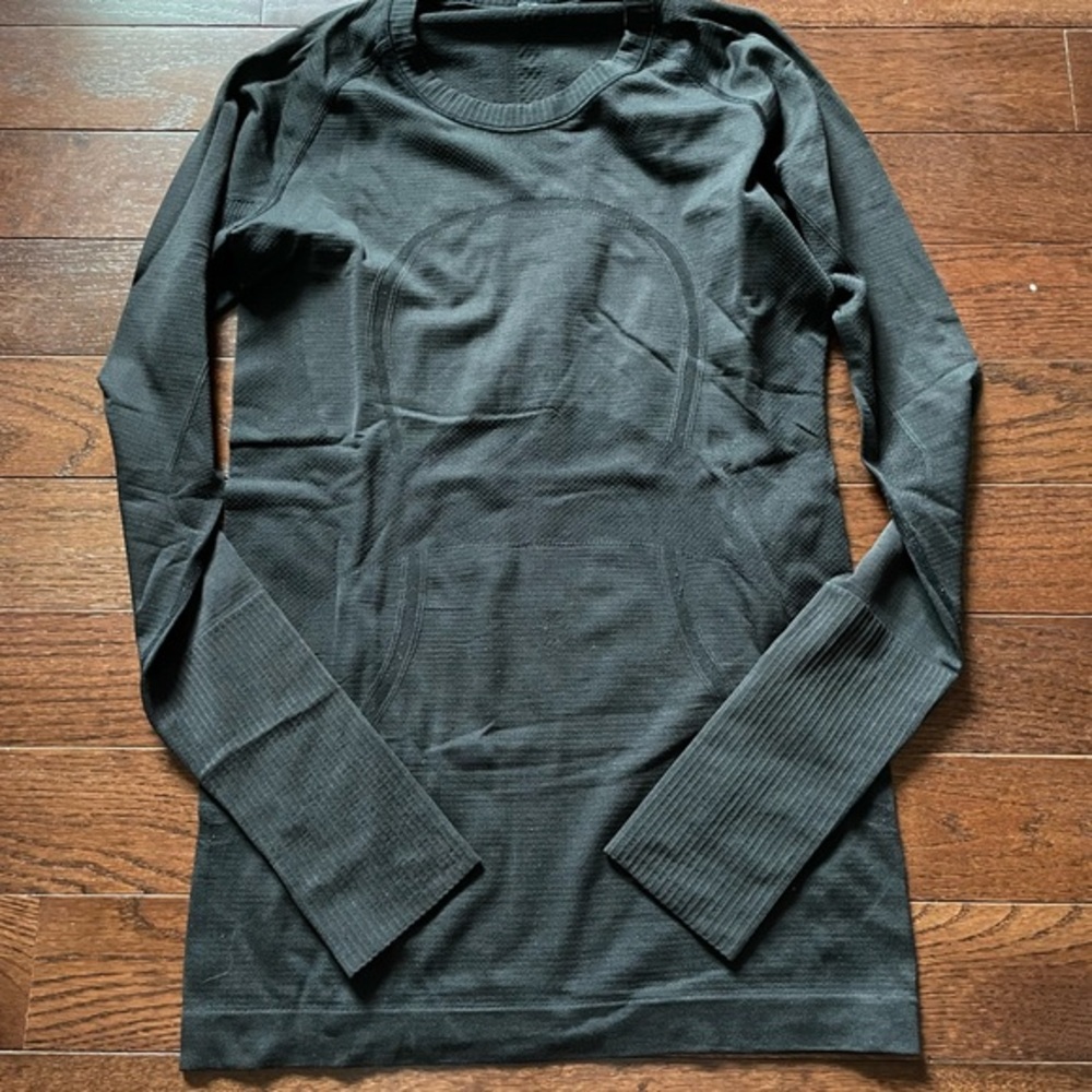 lululemon athletica Black Long Sleeve Top